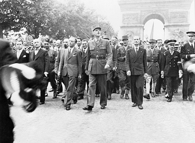 Le Général De Gaulle sur les Champs Elysees en Août 1944